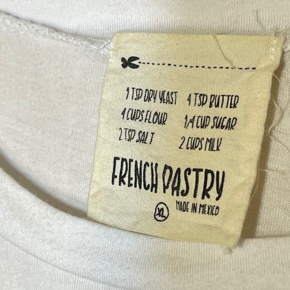 Tokyo vibrant cat blouse - Picture 3 of 7